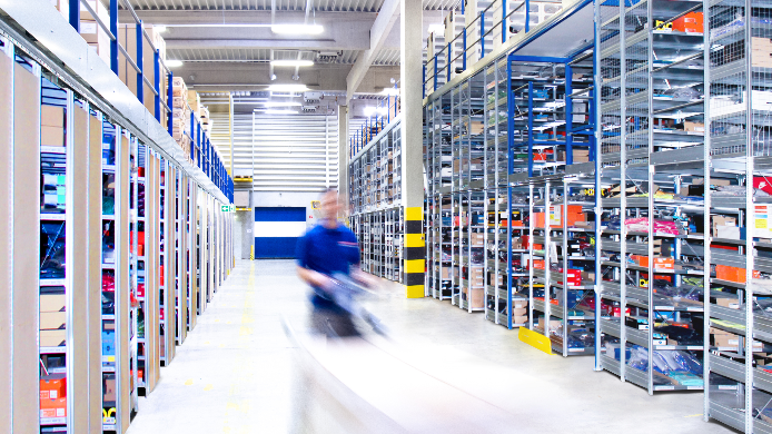 Fulfillment-Anbieter im Vergleich: Fulfillment-Versand von IDEAL GROUP mit internationalem Versand und Zollabwicklung