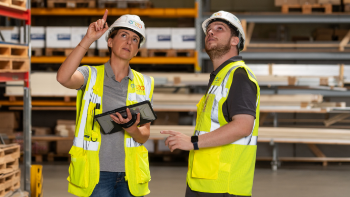 Hallenbeleuchtung 2.0 - moderne LED-Konzepte mit intelligenter Steuerung von eneo Elements